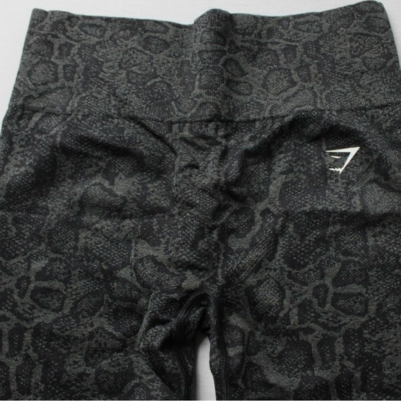 Gymshark Women's Adapt Animal Print Seamless Leggings Black - Picture 2 of 3